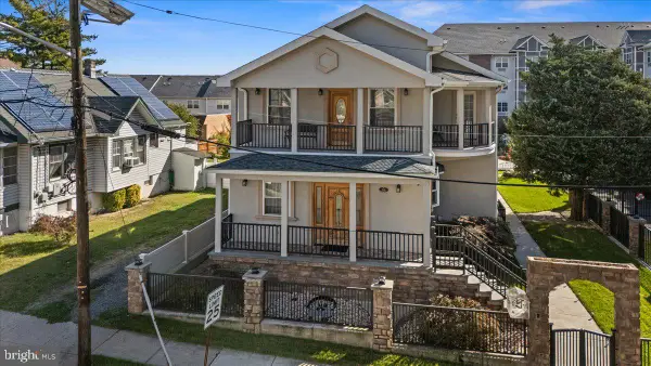 16 Emmett Ave, PERTH AMBOY, NJ 08861