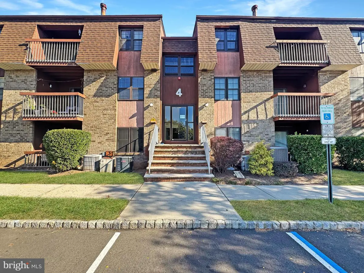39-a Powderhorn Ct, Woodbridge, NJ 07095 - Image #1