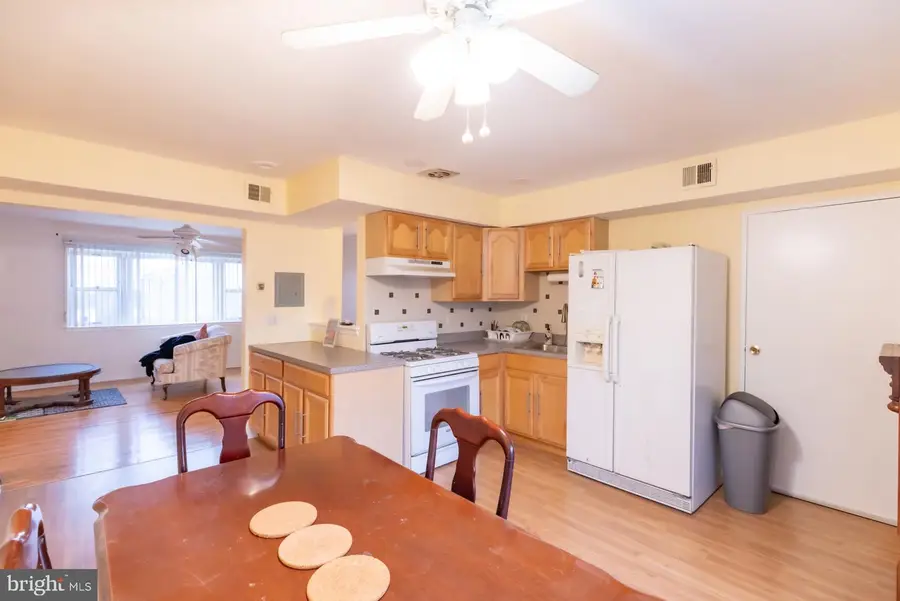 187 Evergreen Rd #4b, Edison, NJ 08837 - Image #2