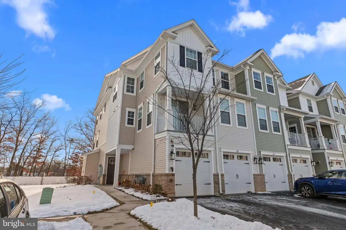 228 Park Ln, Dunellen, NJ 08812 - Image #1