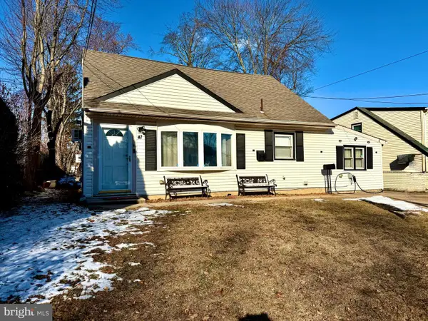 41 Pinetree Dr, PARLIN, NJ 08859