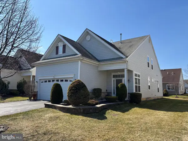 8 Turret Dr, MONROE TWP, NJ 08831