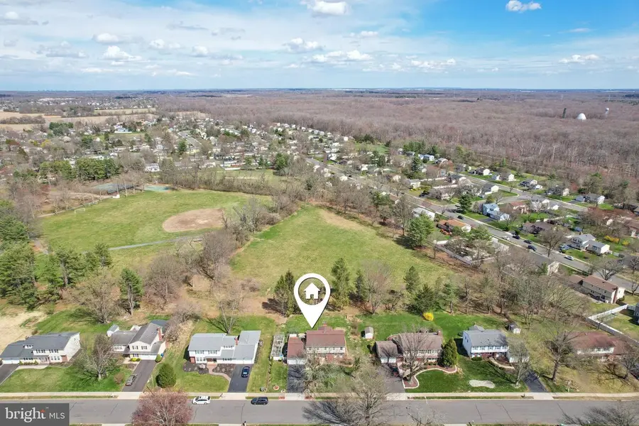 12 Mackenzie Ln, Plainsboro, NJ 08536 - #2