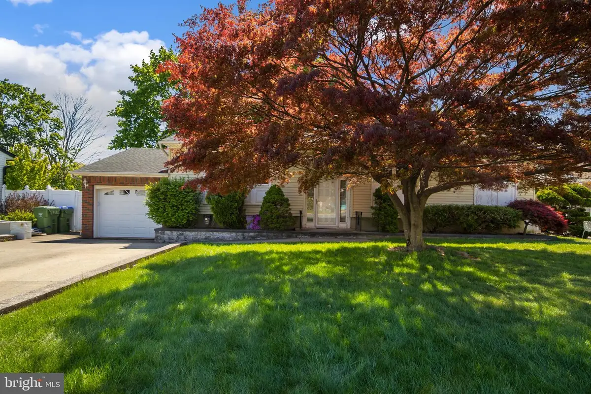 5 Elizabeth Ct, Edison, NJ 08817 - #1