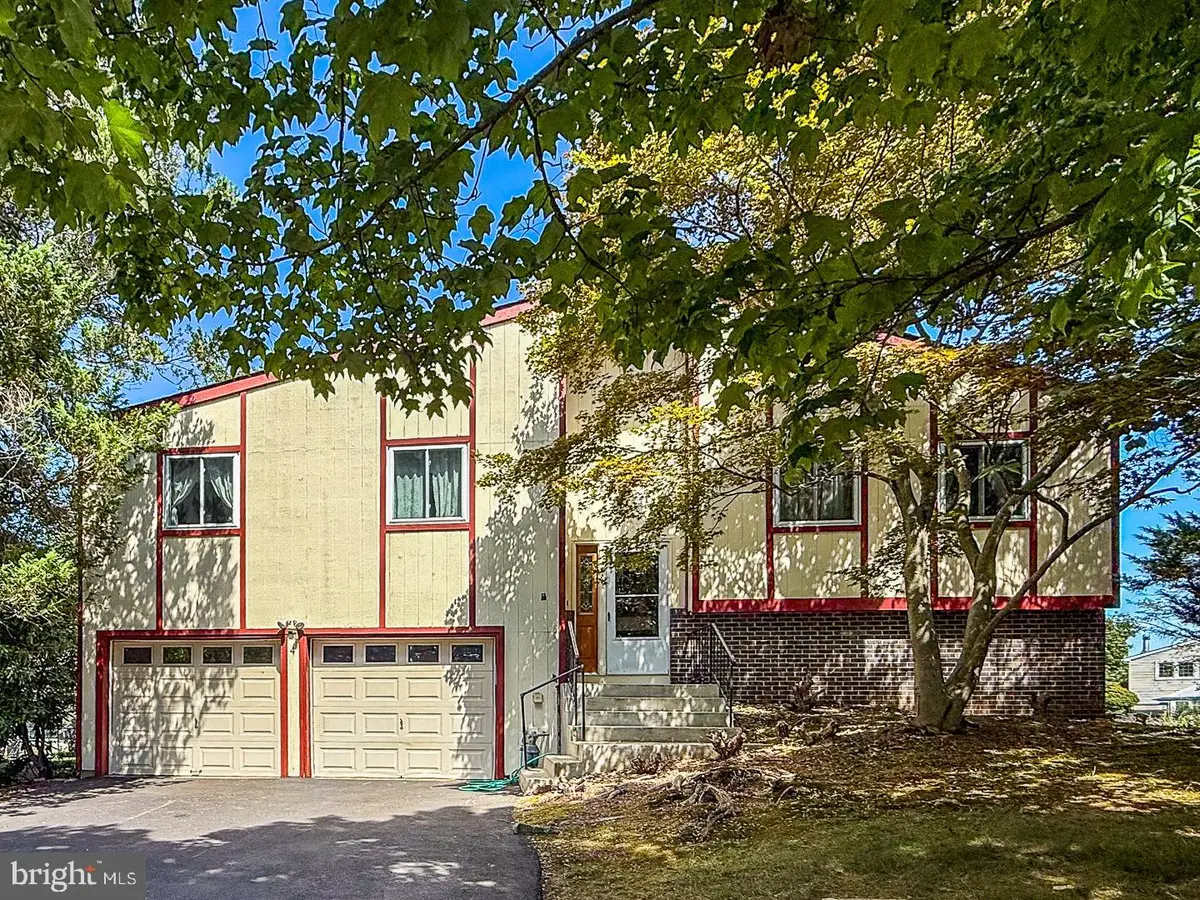 4 Donner Ct, Monmouth Junction, NJ 08852 - #1