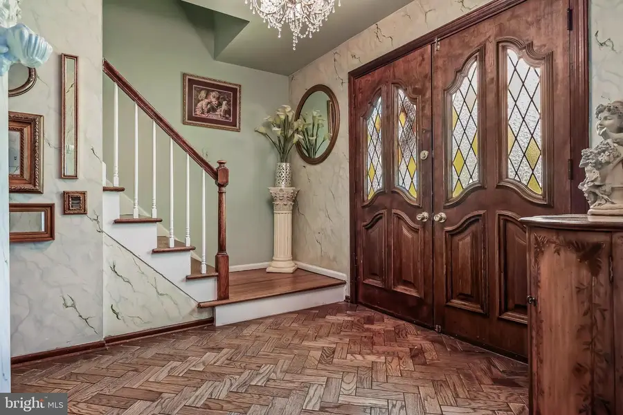 54 Eileen Way, Edison, NJ 08837 - #3