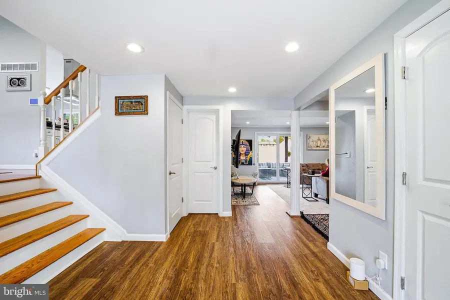 87 Woodview Dr, Old Bridge, NJ 08857 - #3