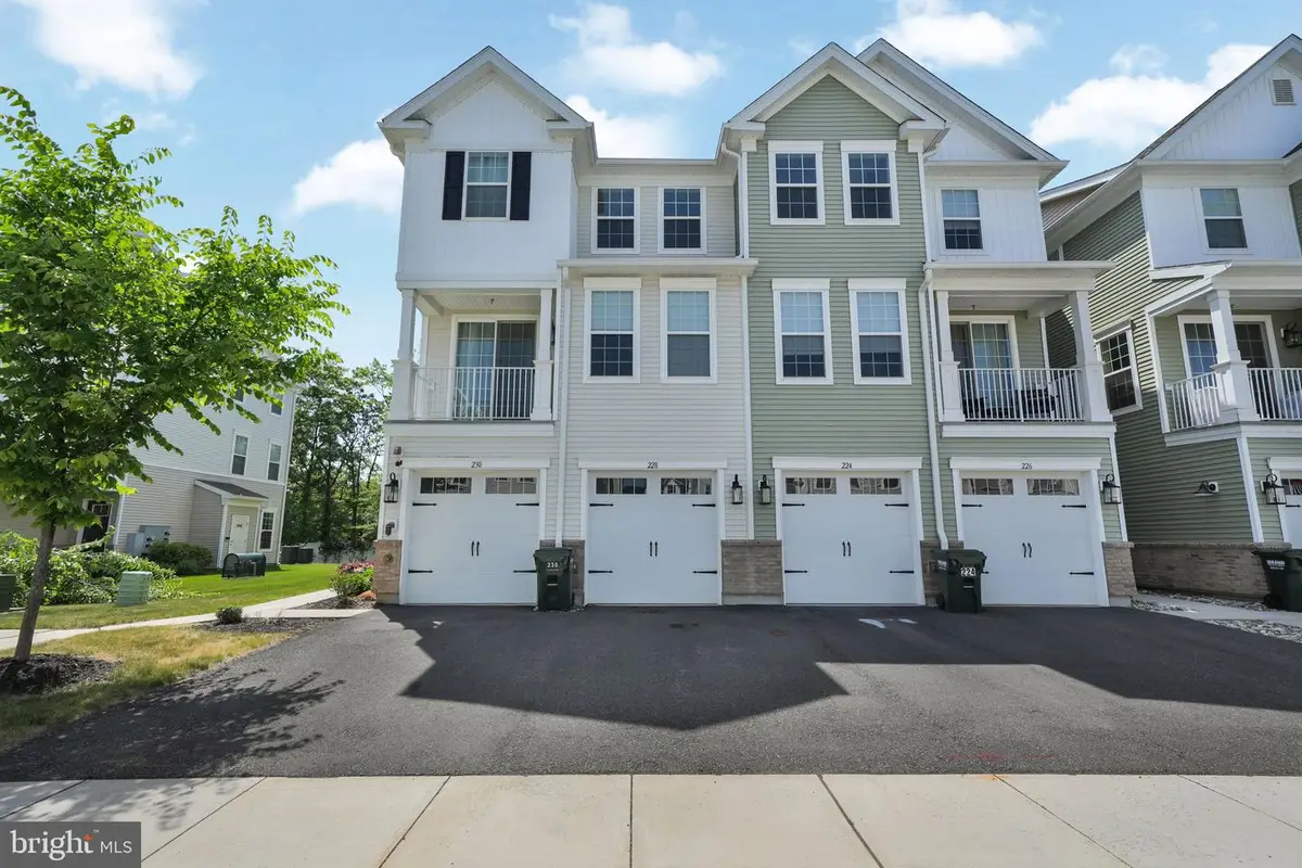 228 Park Ln, Dunellen, NJ 08812 - #1