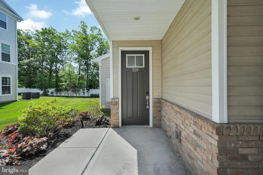 228 Park Ln, Dunellen, NJ 08812 - #3