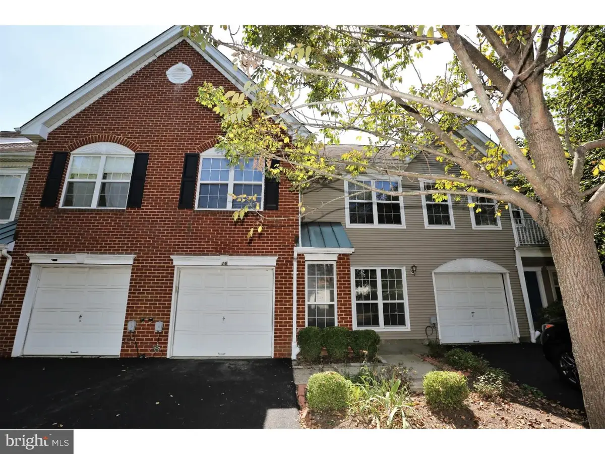 16 Lee Ct, Plainsboro, NJ 08536 - #1