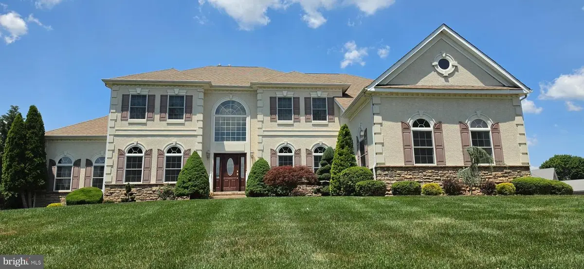 11 Angelo Ct, Monroe, NJ 08831 - #1