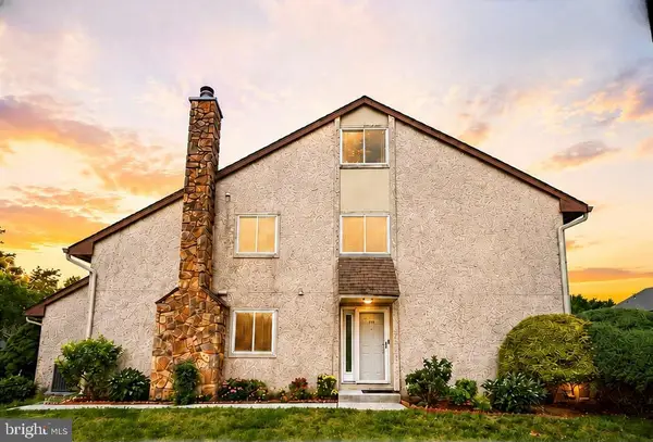 155 Thoreau Dr, PLAINSBORO, NJ 08536