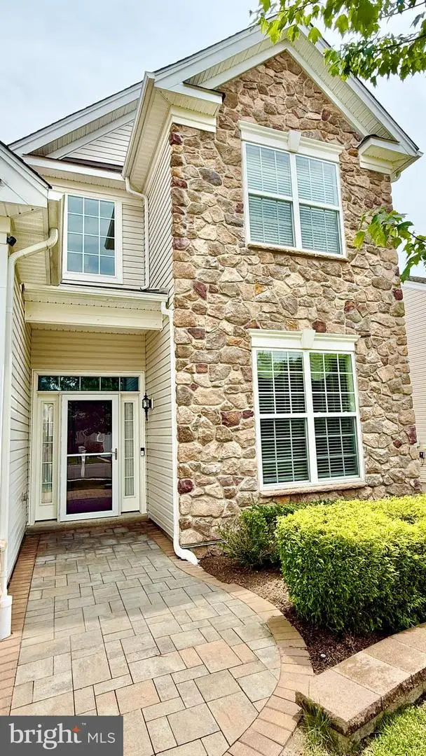 38 Inverness Dr, Kendall Park, NJ 08824 - #3