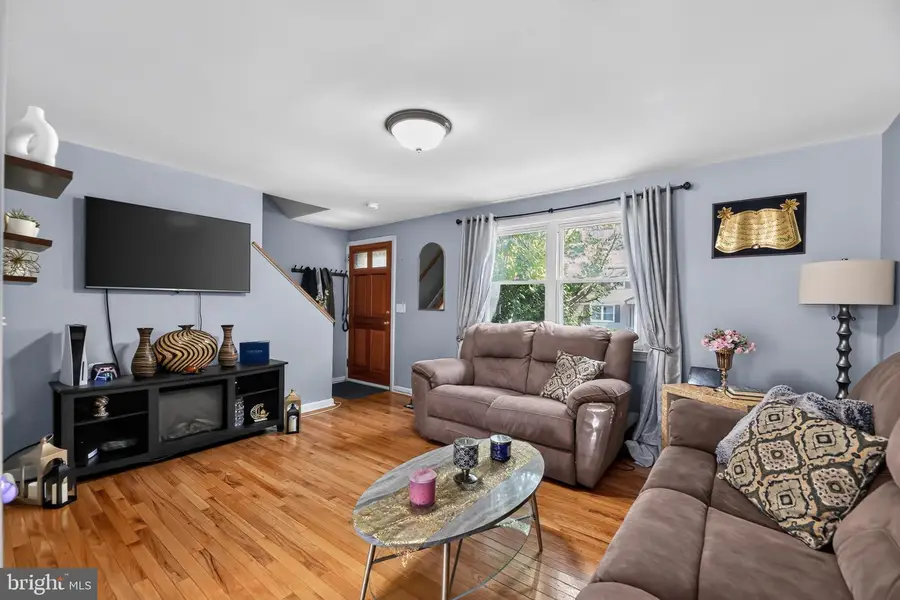 144 Newman St, Metuchen, NJ 08840 - #3