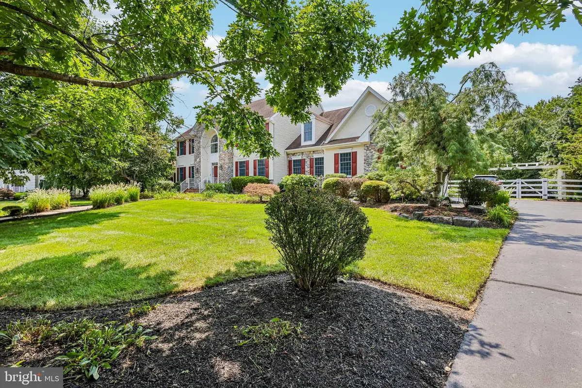 4 Goldfinch Ct, Plainsboro, NJ 08536 - #1