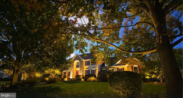 4 Goldfinch Ct, PLAINSBORO, NJ 08536