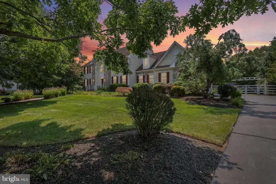 4 Goldfinch Ct, Plainsboro, NJ 08536 - #2
