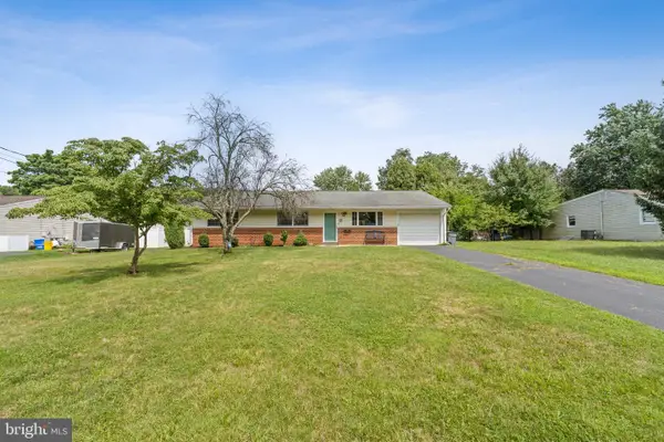 16 Stockton Rd, KENDALL PARK, NJ 08824