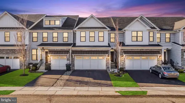 23 Clover Ln, MONROE TOWNSHIP, NJ 08831