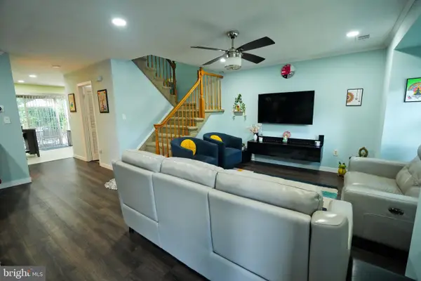 1702 Oak Ct, MONMOUTH JUNCTION, NJ 08852