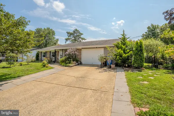 4 Hunterdon Ave, MONROE TOWNSHIP, NJ 08831