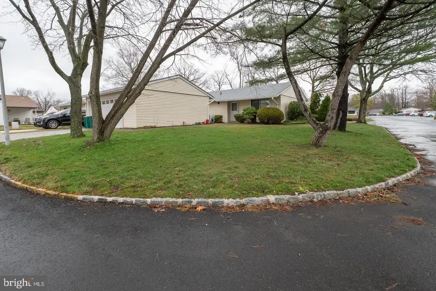 264-b Crosse Dr, Monroe, NJ 08831 - #3