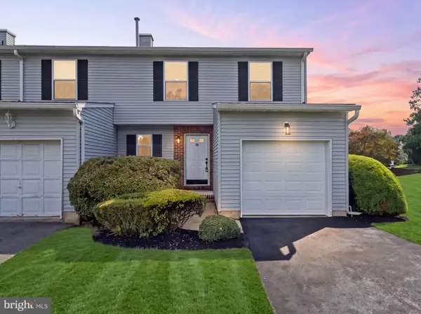 18 Spruce St, MONROE TOWNSHIP, NJ 08831