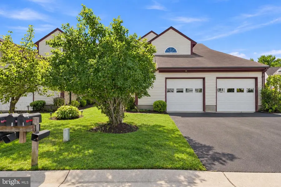 8 Rothwell Dr, Monroe, NJ 08831 - #2