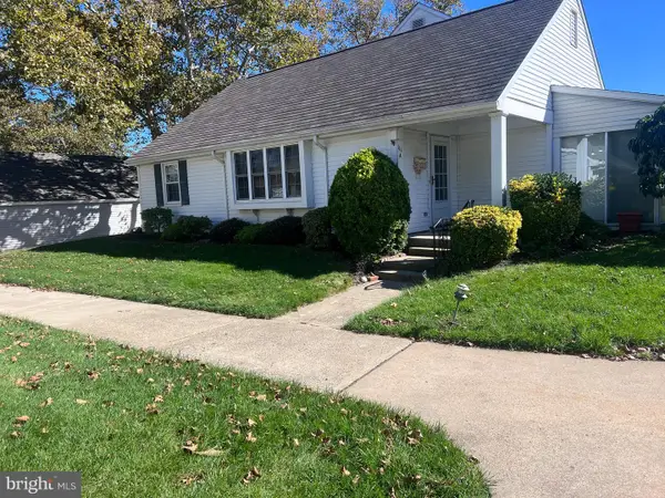 111 Hanover Ln #a, MONROE TWP, NJ 08831