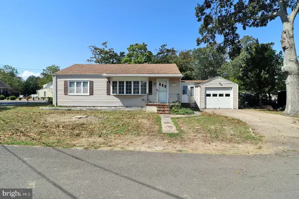 17 Pennsylvania Ave, WARETOWN, NJ 08758