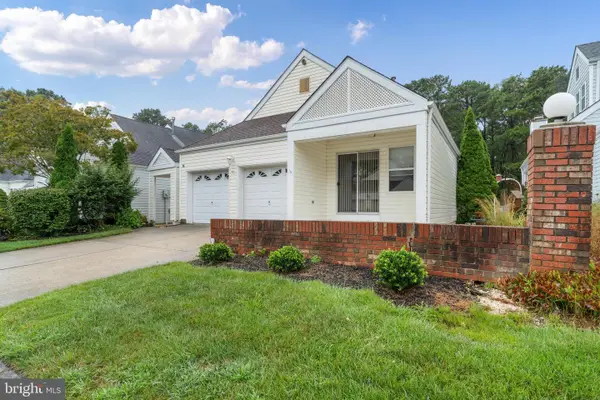 96 Deerfield Dr, MANAHAWKIN, NJ 08050