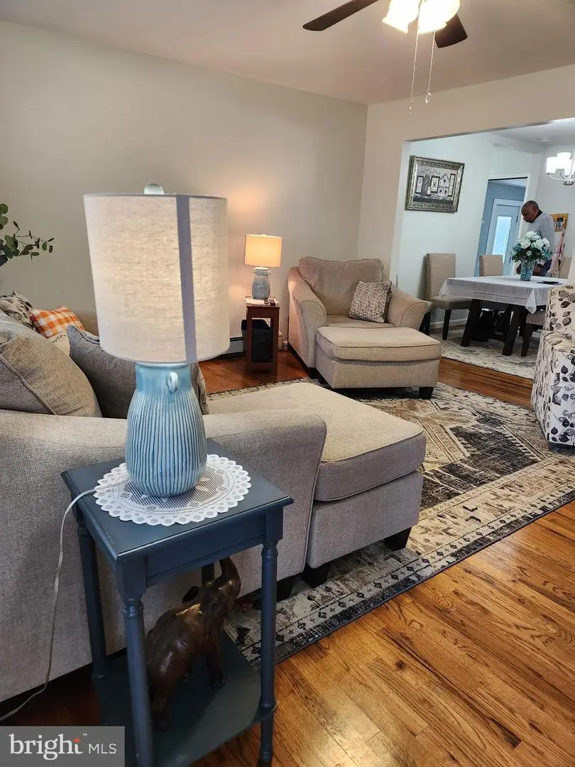 35 Edinburgh Dr, Toms River, NJ 08757 - #3