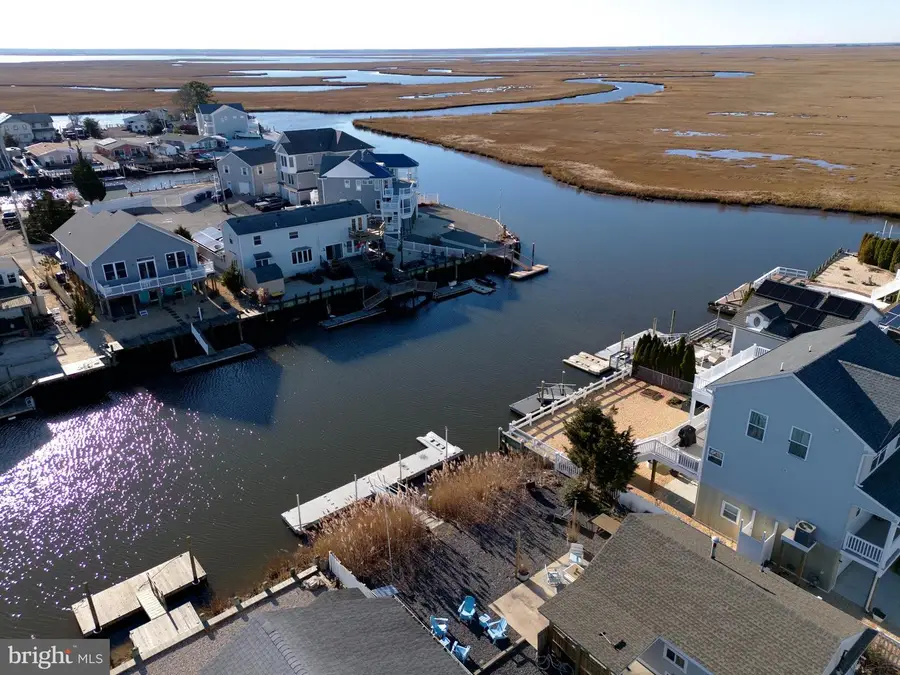 41 W Raritan Dr, Tuckerton, NJ 08087 - Image #2