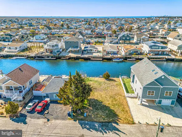 15 W Brig Dr, TUCKERTON, NJ 08087