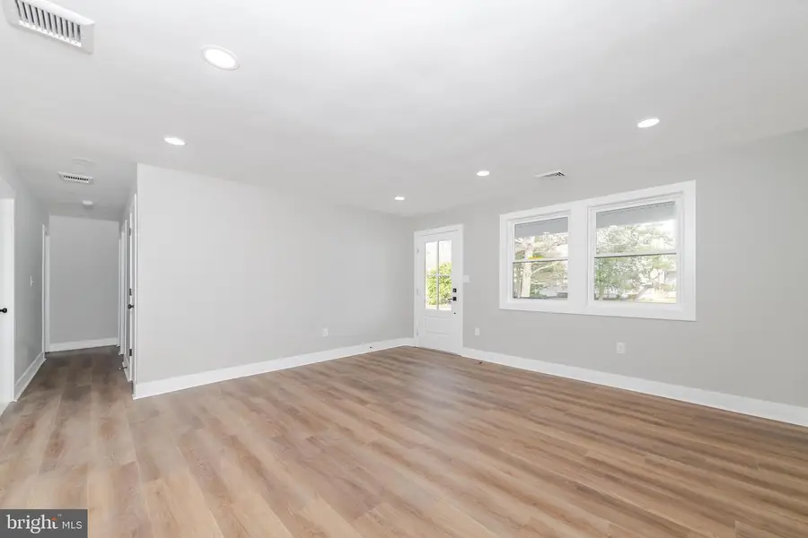 15 Oak Leaf Dr, Little Egg Harbor Township, NJ 08087 - Image #2