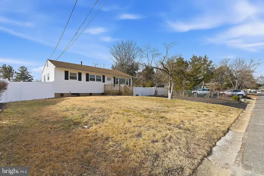 23 Bucknell Dr, Toms River, NJ 08757 - Image #3