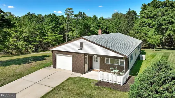 7 Bordeaux Ct, TOMS RIVER, NJ 08757