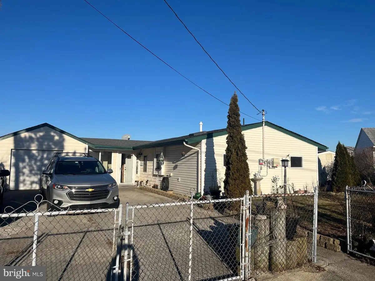 149 E Susquehanna Dr, Little Egg Harbor Township, NJ 08087 - Image #1