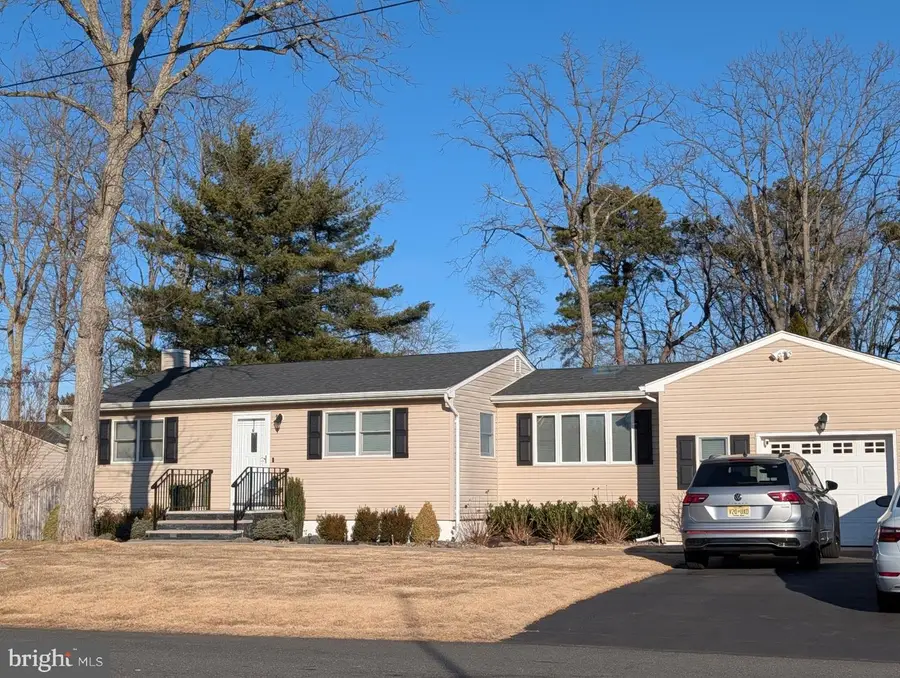 249 Essex Dr, Brick, NJ 08723 - Image #2