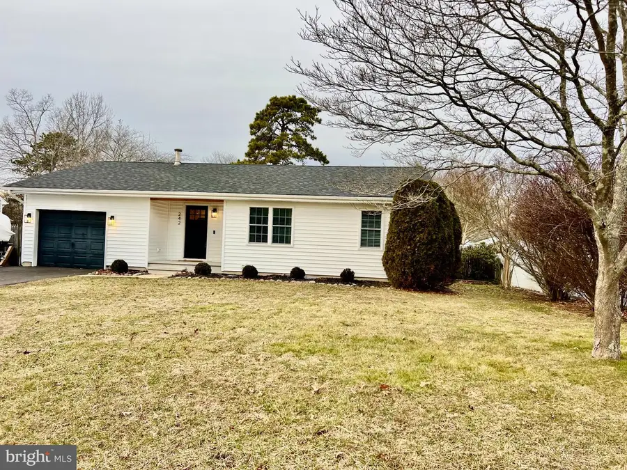 242 Outboard Ave, Manahawkin, NJ 08050 - Image #2