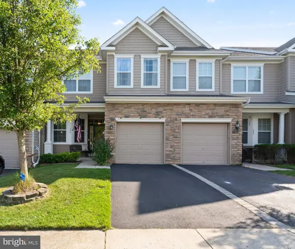 206 Hawthorne Lane, BARNEGAT, NJ 08005