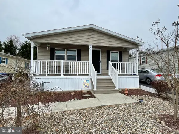 8 Baltimore Ave, STAFFORD TOWNSHIP, NJ 08050