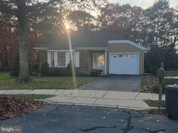 13 Dove Tree Ct, BARNEGAT, NJ 08005