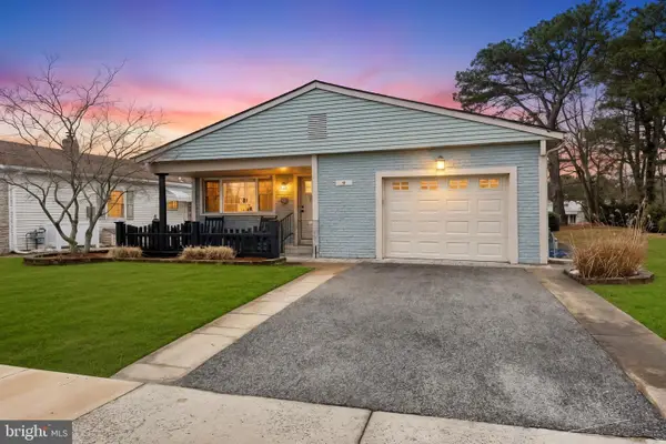 3 Woodstock Dr, TOMS RIVER, NJ 08757