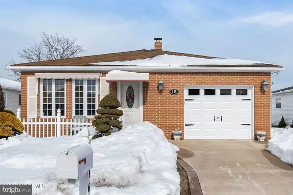 16 Tivoli St, TOMS RIVER, NJ 08757