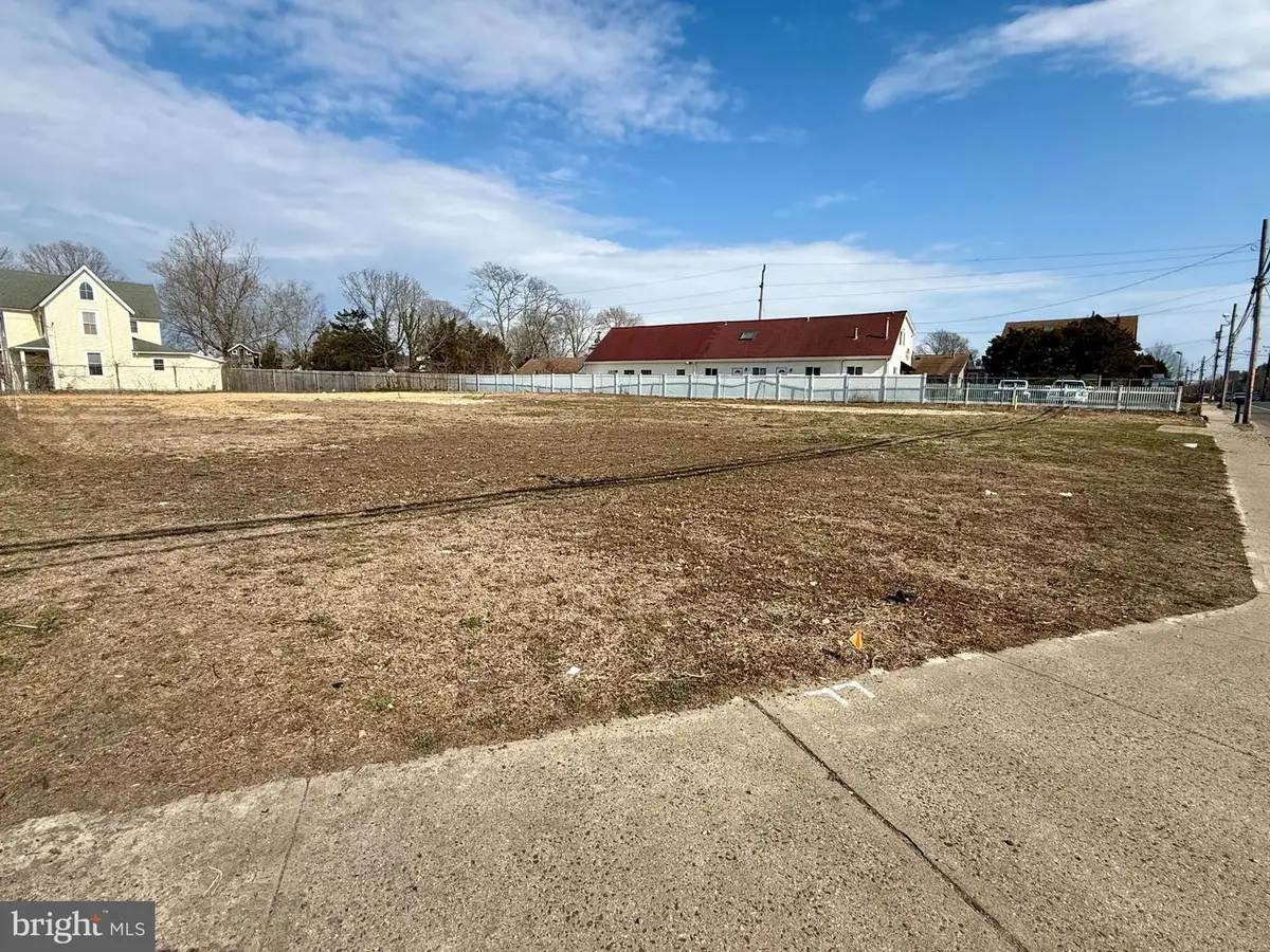 82 E Bay Ave, Manahawkin, NJ 08050 - #1
