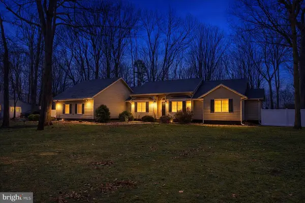 5 Pin Oak Dr, NEW EGYPT, NJ 08533