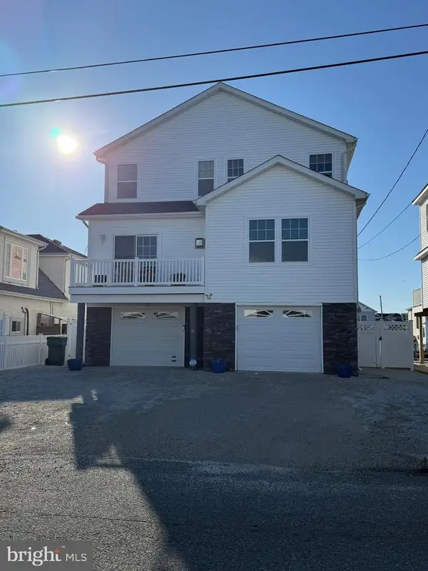 51 S Spinnaker Dr, TUCKERTON, NJ 08087