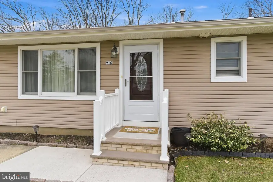 910 Neville St, Toms River, NJ 08753 - #3