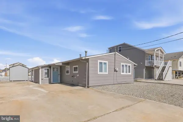 18 Lake Huron Dr, TUCKERTON, NJ 08087